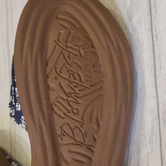 Blowfish | Malibu sunrise Slide Sandals | Size 9 - Picture 14 of 16